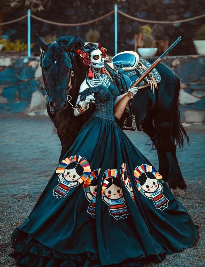 reddit/georgina villanueva dressed as la santa muerte